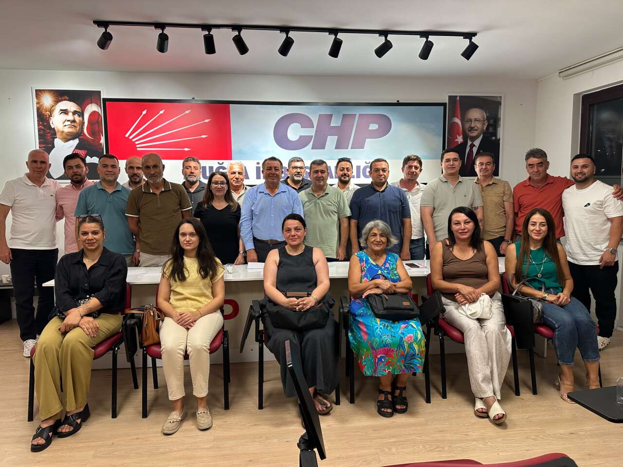 ​Mürsel Alban’ın Katılımıyla CHP Muğla İl Yönetimi Toplandı 1